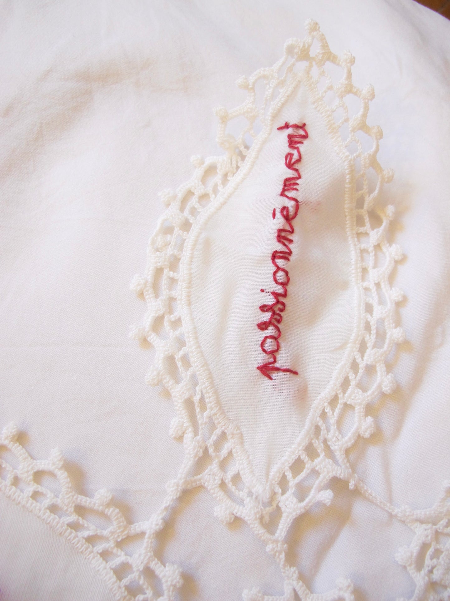 Je t'aime – Hand-embroidered artwork