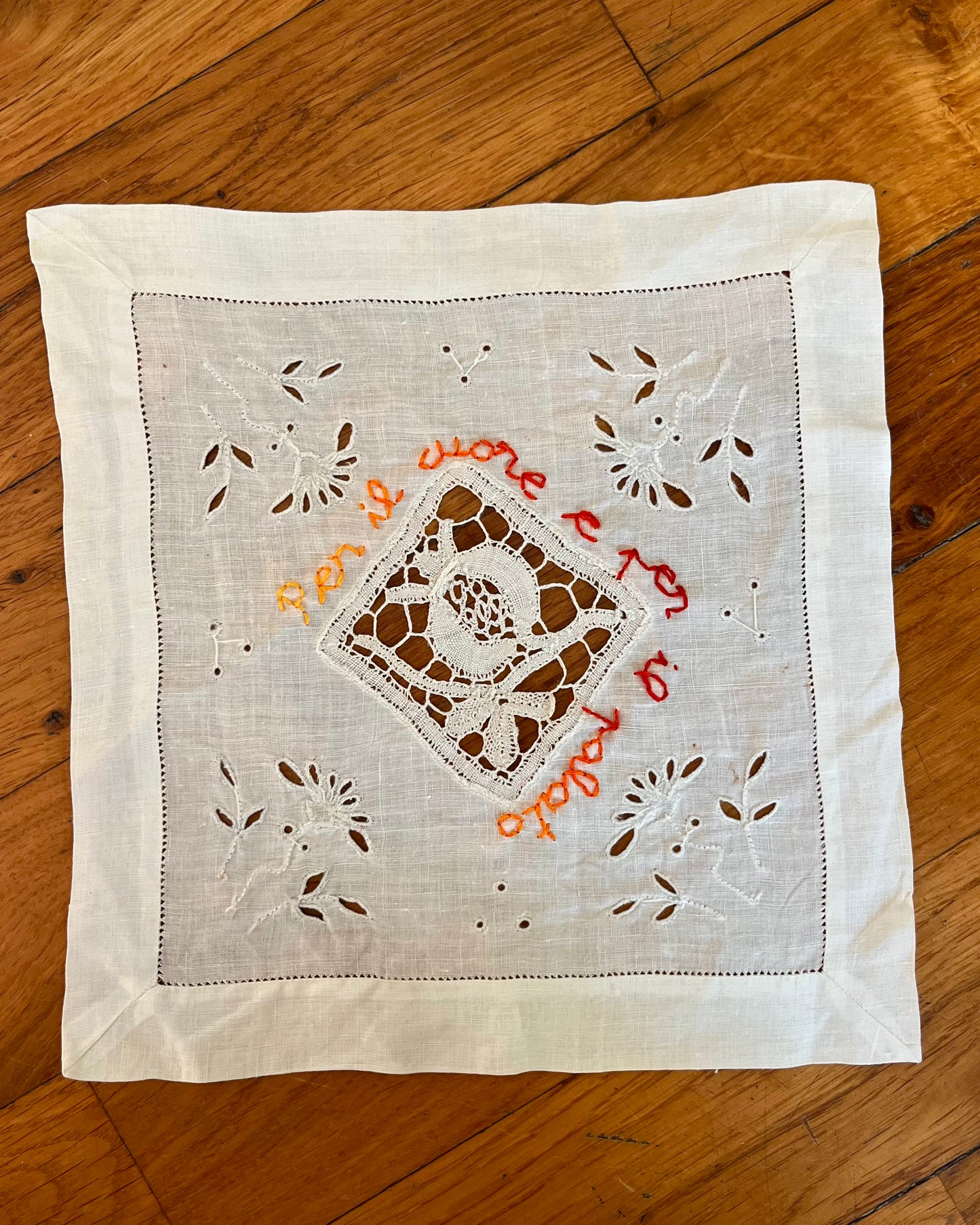 Per il cuore – Hand-embroidered artwork