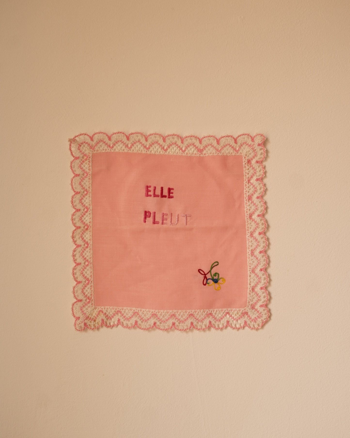 Elle pleut – Hand-Embroidered napkin