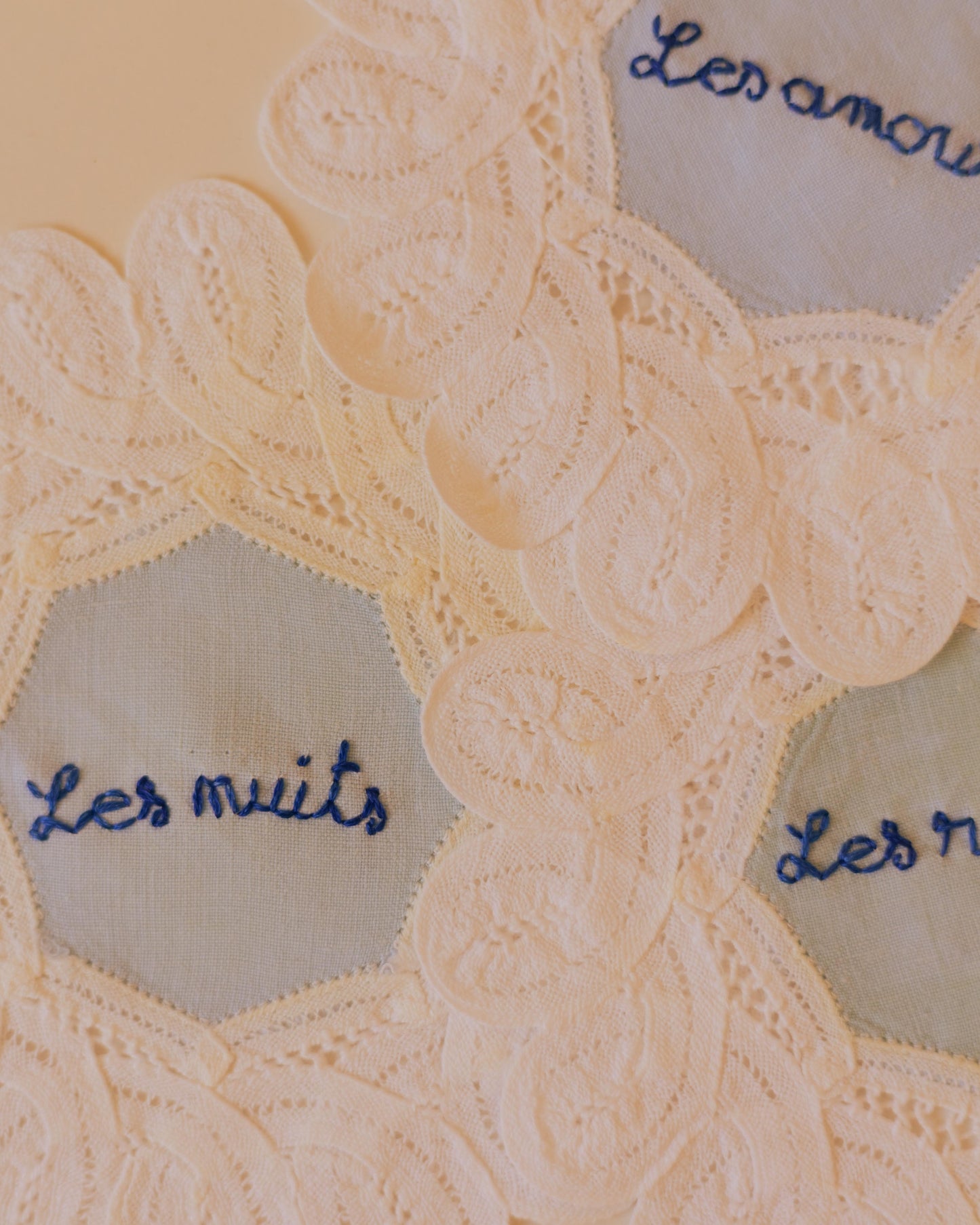 La nuit, les amours, les rêves – Hand-embroidered artwork