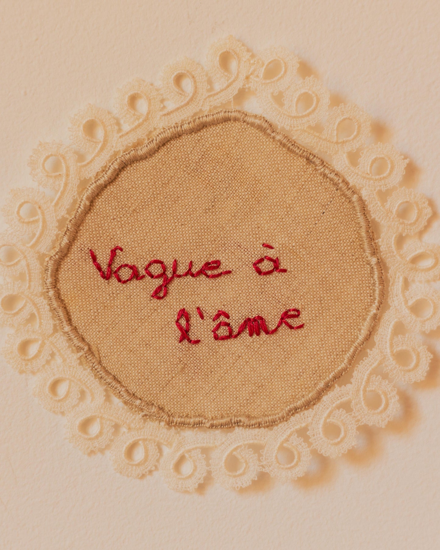 Vague à l'âme – Hand-embroidered artwork