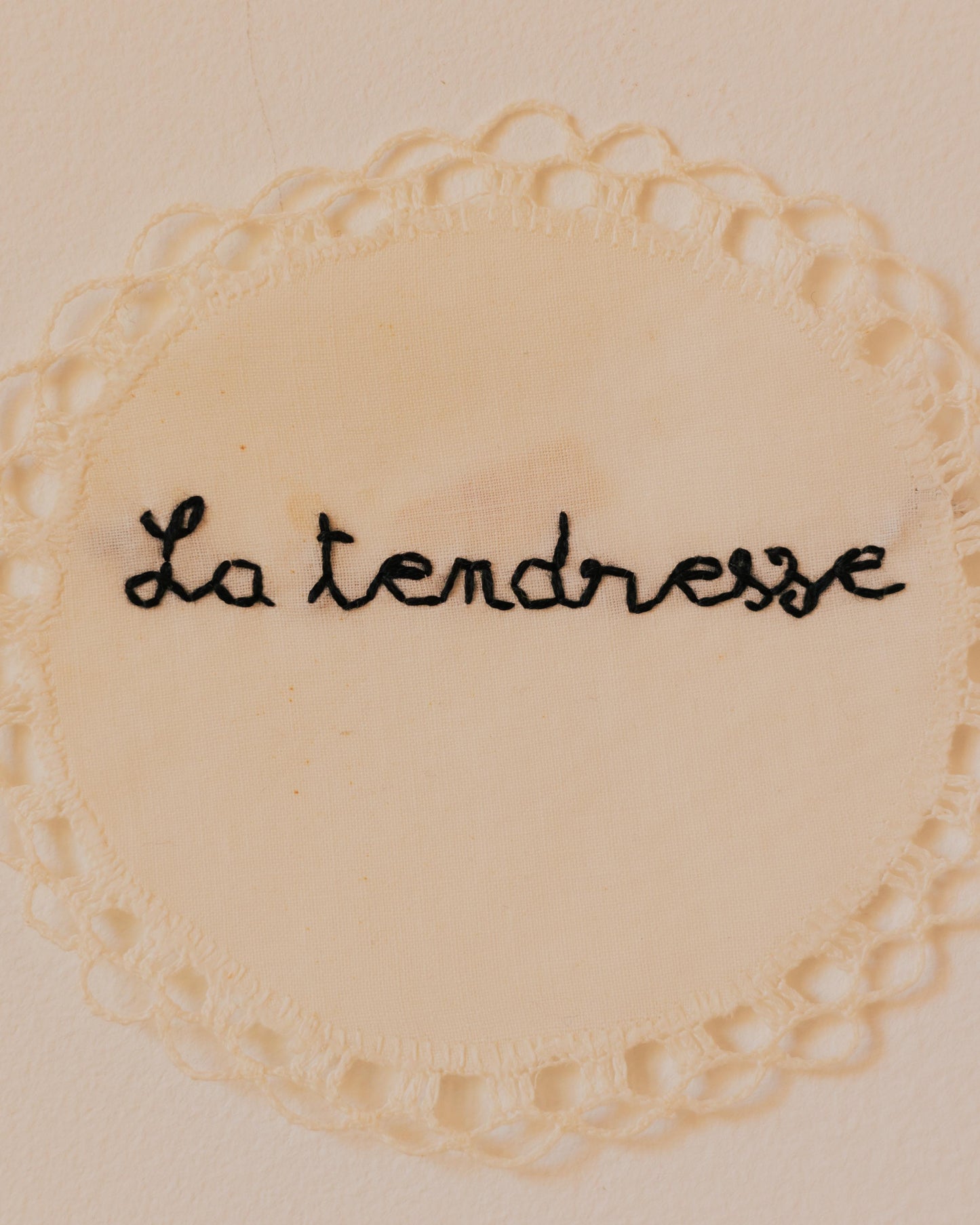 La tendresse – Hand-embroidered artwork