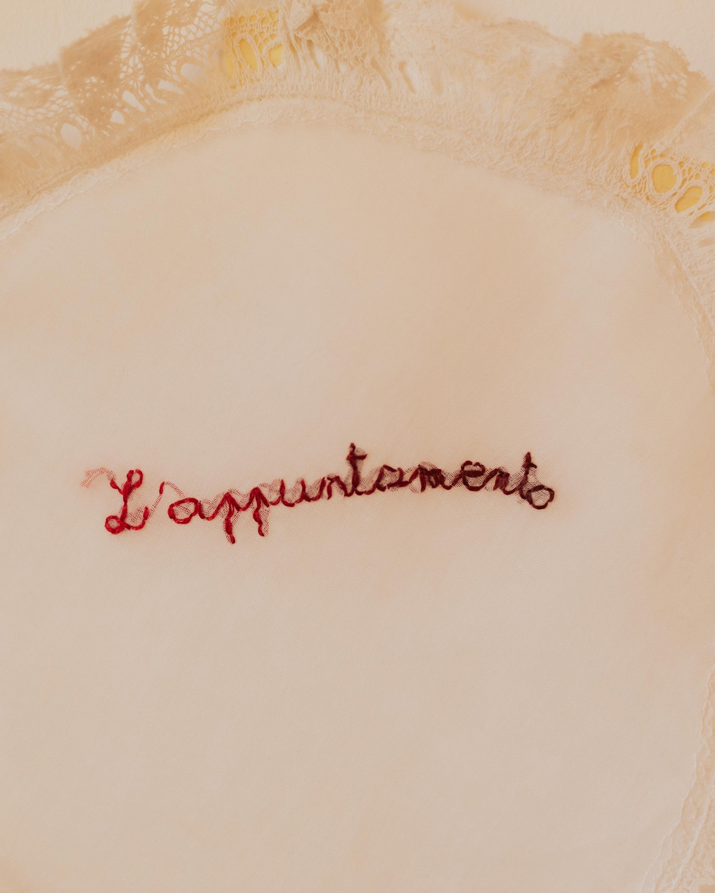 L'appuntamento – Hand-embroidered artwork