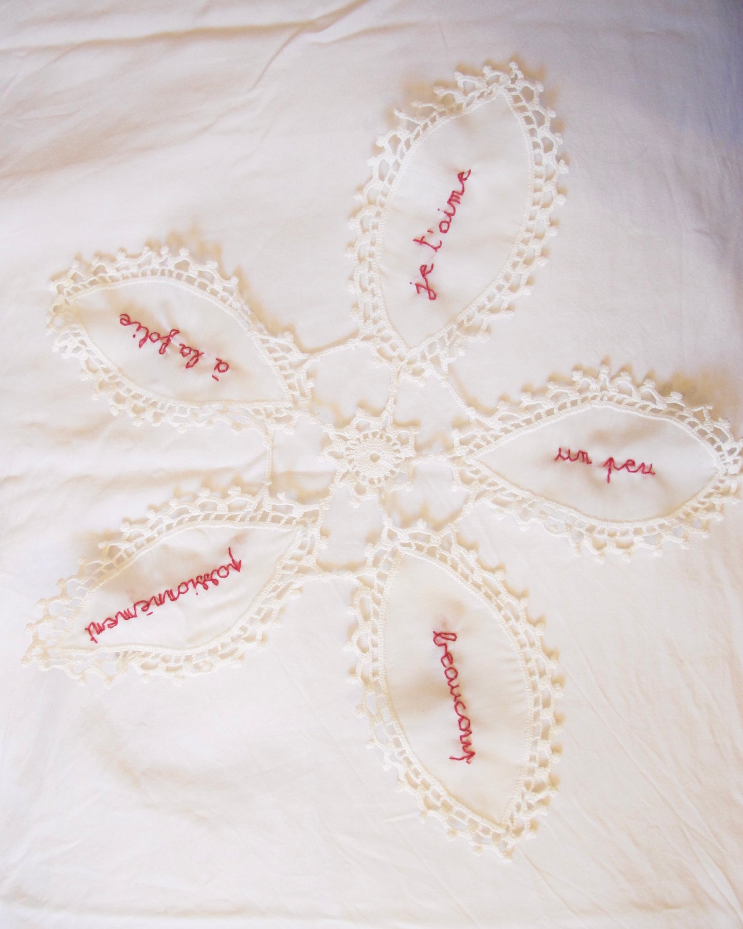 Je t'aime – Hand-embroidered artwork
