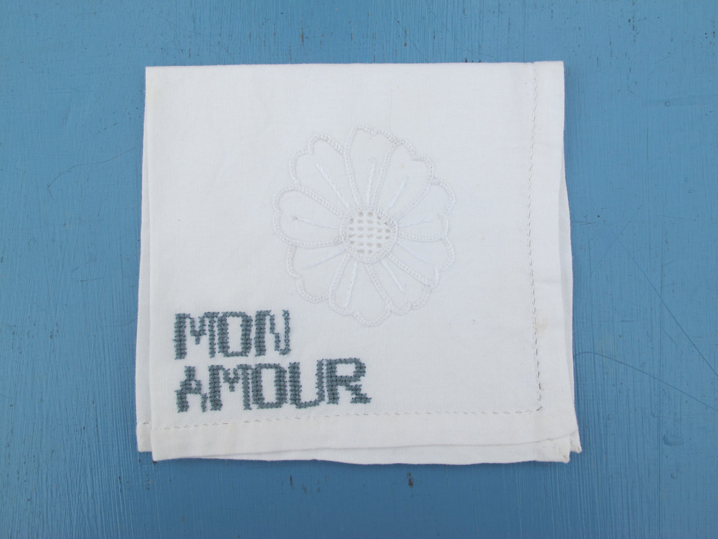 Ma vie mon amour mon coeur – Handmade embroidery artwork