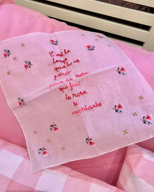 Ta rose – Hand-Embroidered artwork