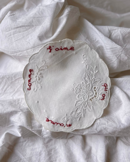 J'aime qu'on m'aime comme j'aime – Hand-Embroidered Artwork