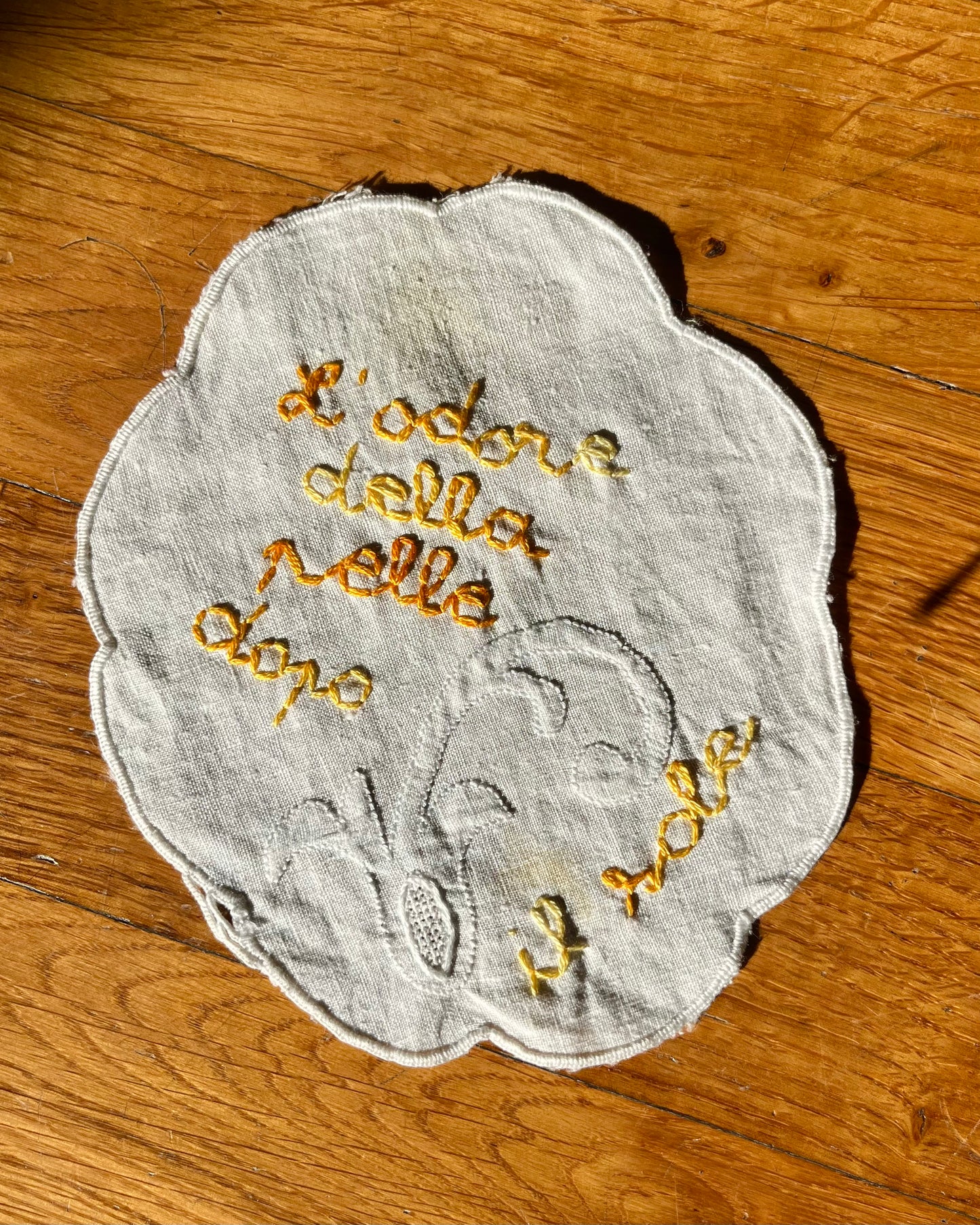 Dopo il sole – Hand-embroidered artwork