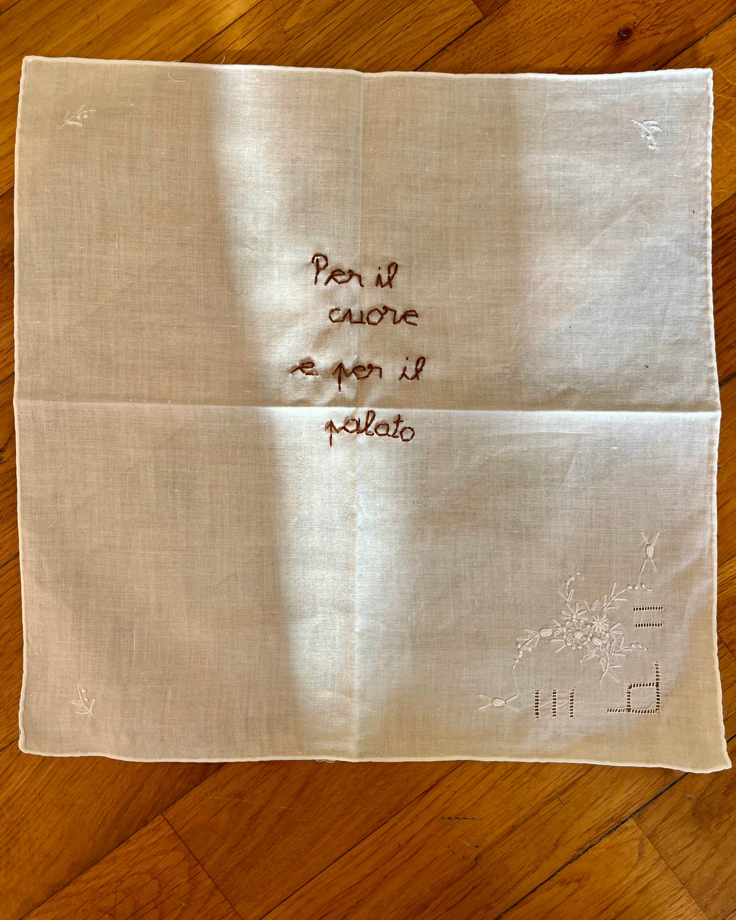 Per il cuore – Hand-embroidered artwork