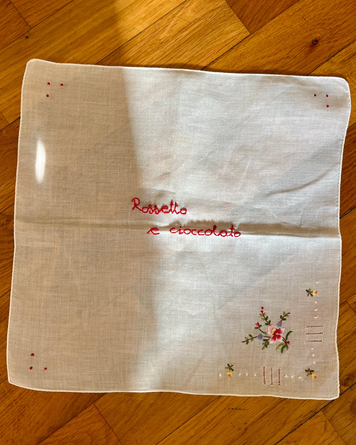 Rossetto & cioccolato – Hand-embroidered artwork