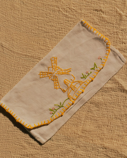 Partir et revenir – Hand-embroidered artwork