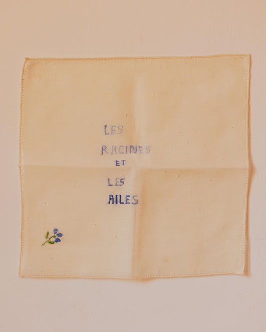 Les racines et les ailes – Hand-embroidered artwork