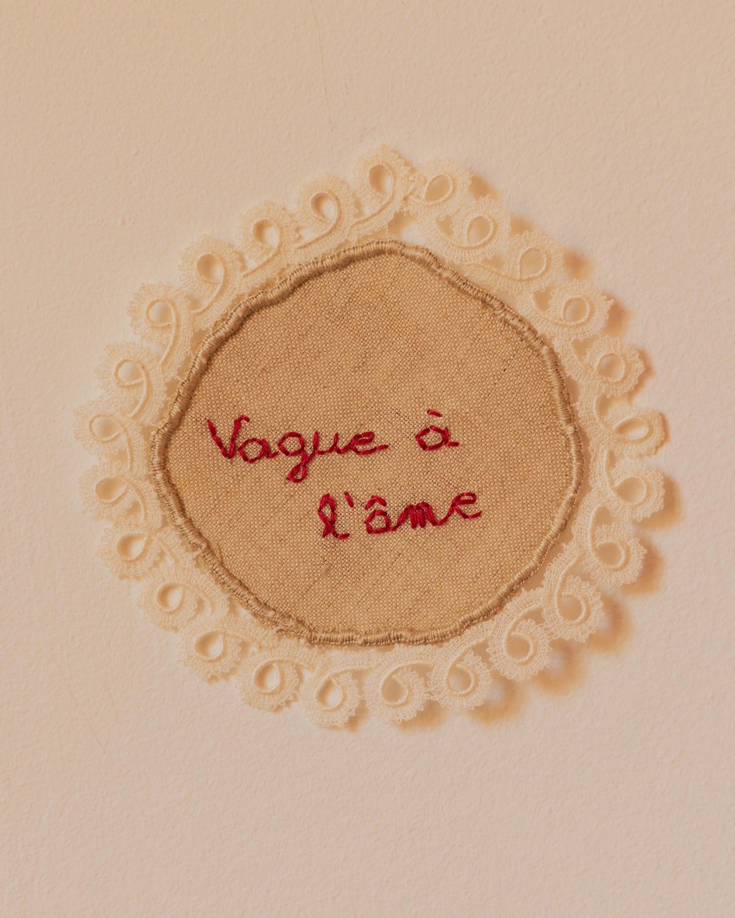 Vague à l'âme – Hand-embroidered artwork