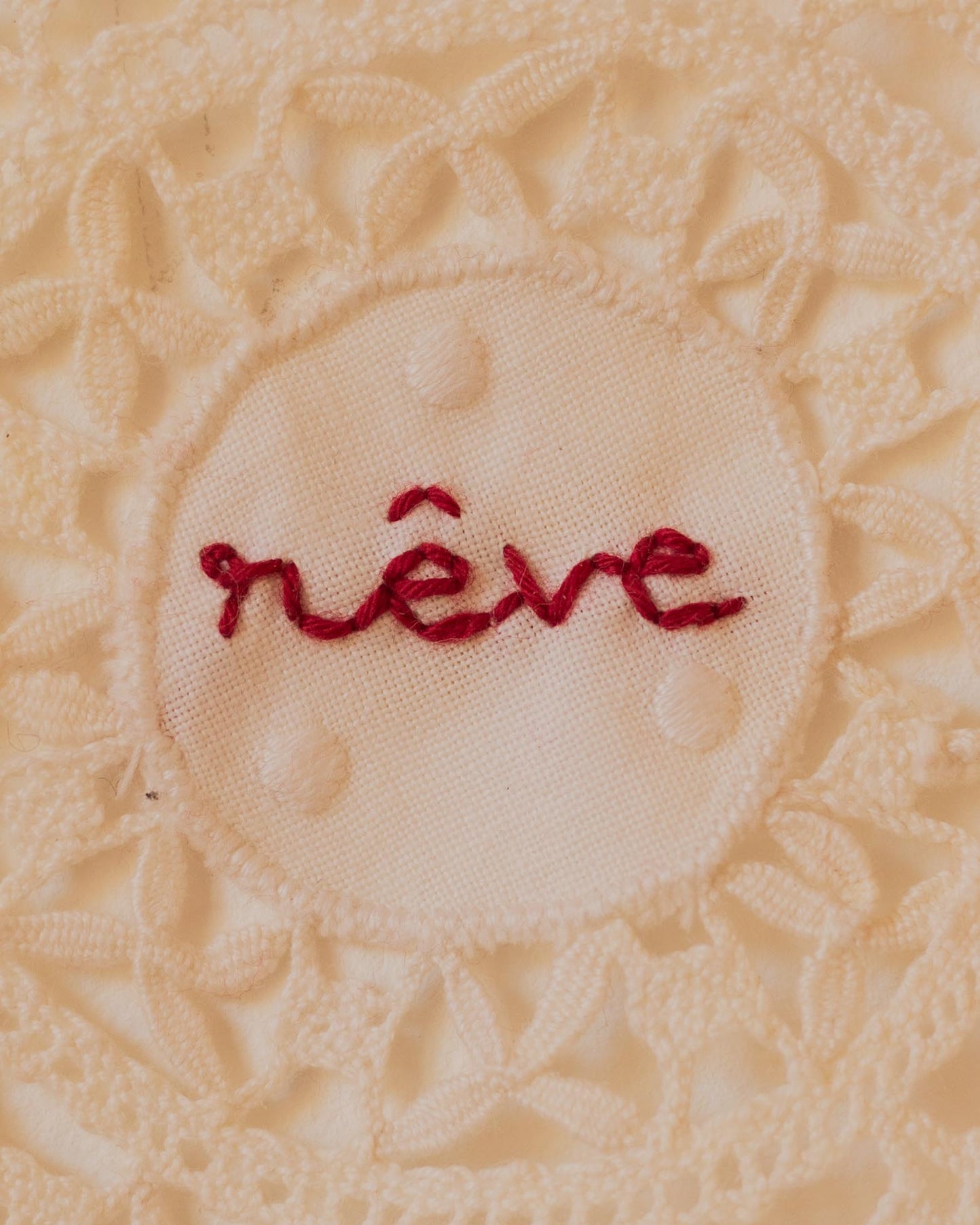 Rêve – Hand-embroidered artwork