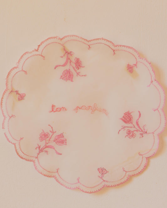 Ton parfum – Hand-Embroidered napkin