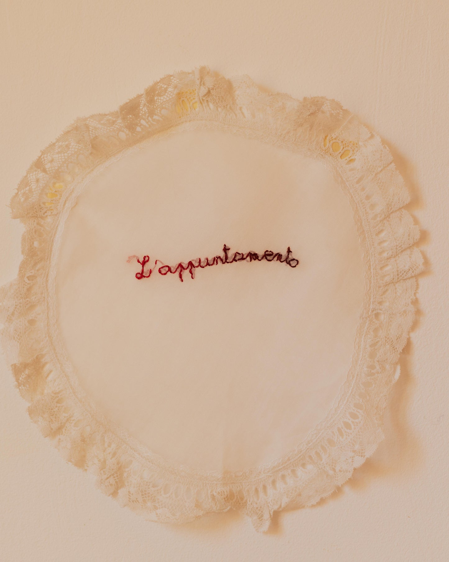 L'appuntamento – Hand-embroidered artwork
