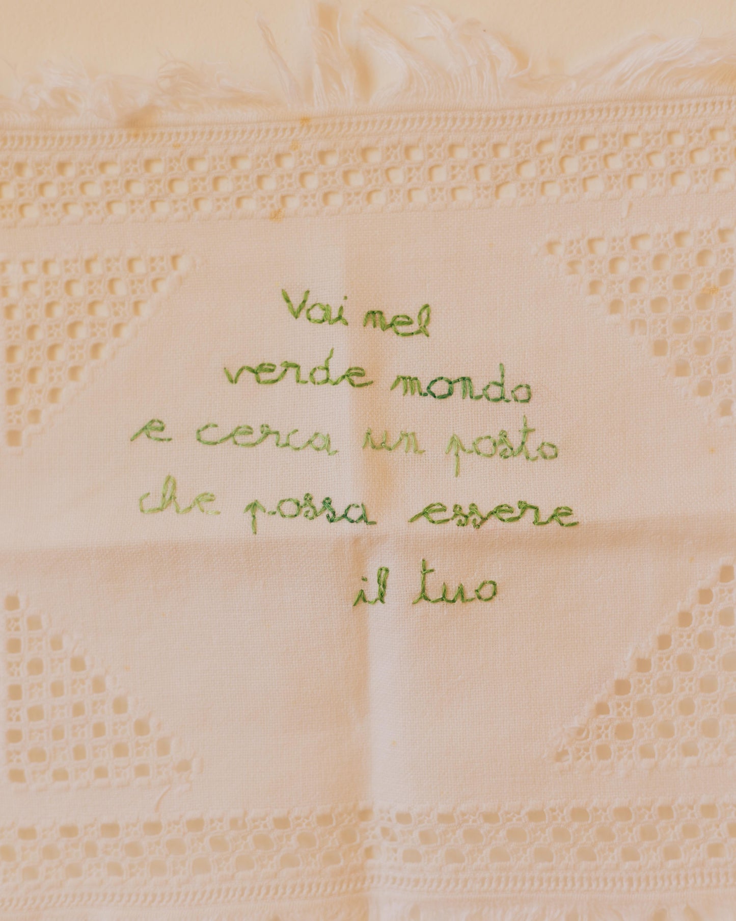 Verde mondo – Hand-embroidered artwork